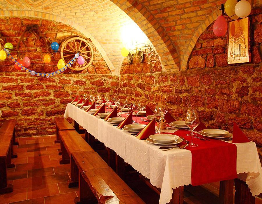 Kemences Fogado Bed & Breakfast Tardos Ngoại thất bức ảnh