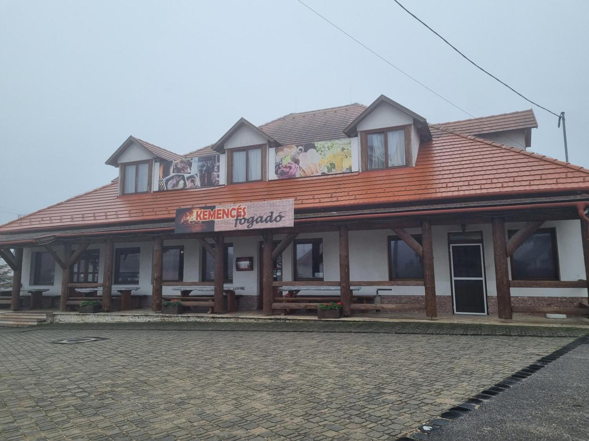 Kemences Fogado Bed & Breakfast Tardos Ngoại thất bức ảnh
