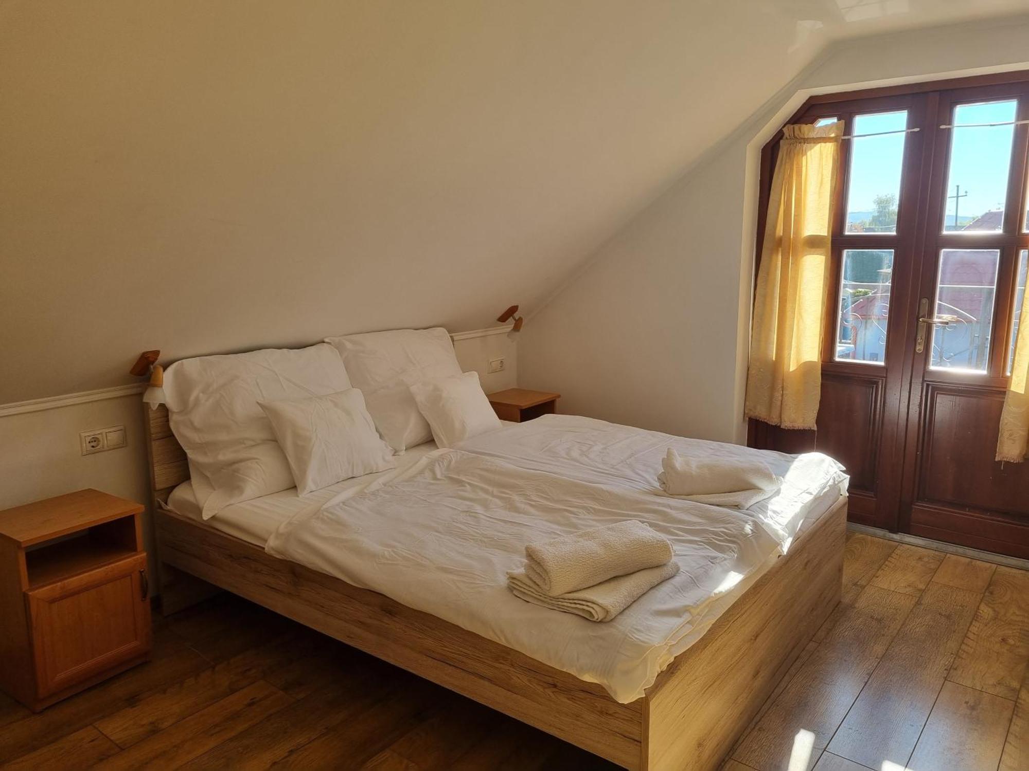 Kemences Fogado Bed & Breakfast Tardos Ngoại thất bức ảnh