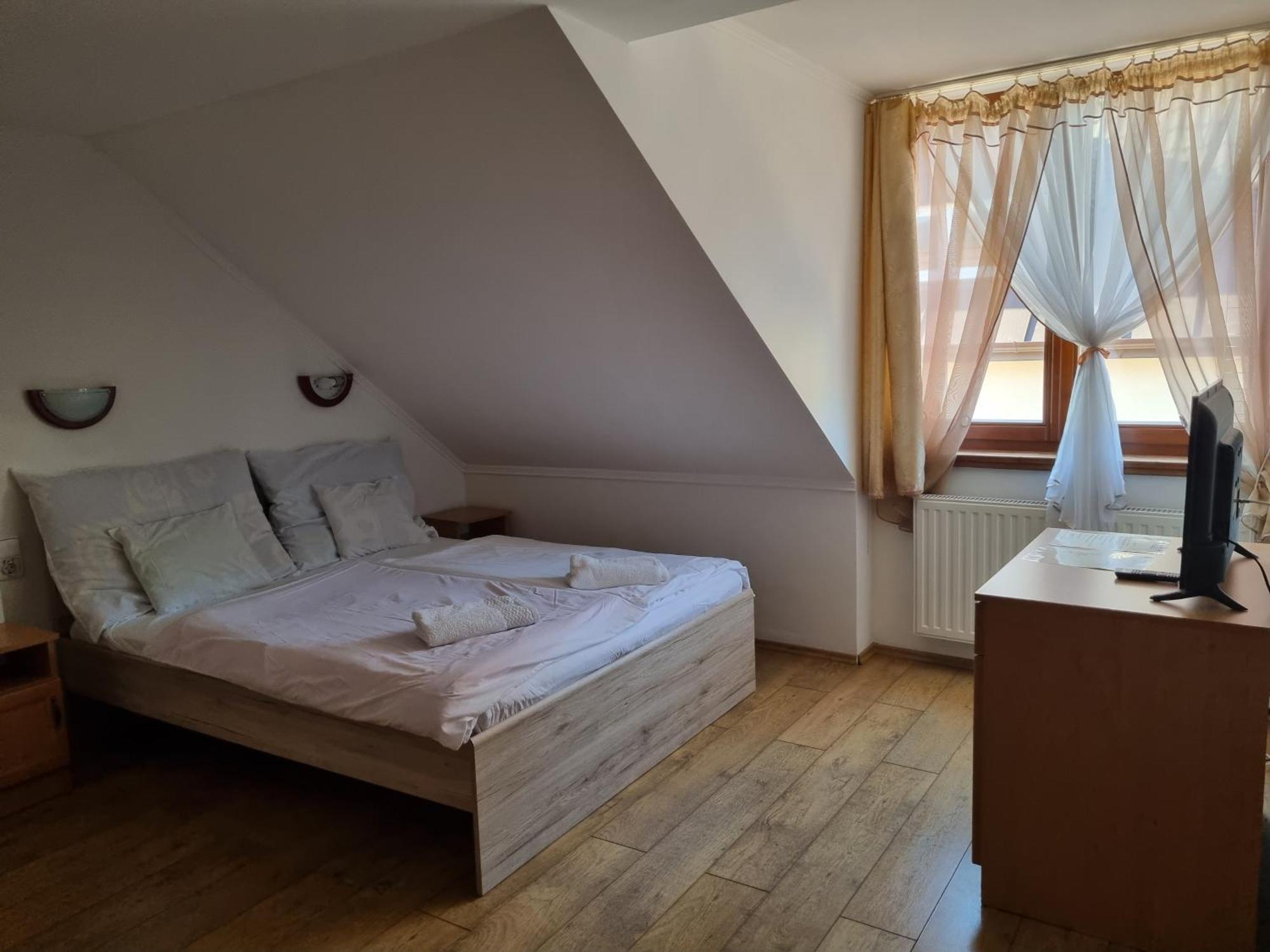 Kemences Fogado Bed & Breakfast Tardos Ngoại thất bức ảnh